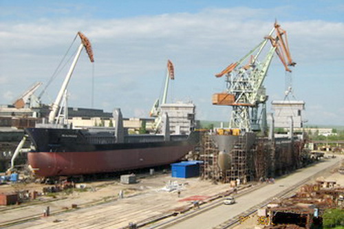 Севастополь все больше приобретает черты дешевой портовой шлюхи