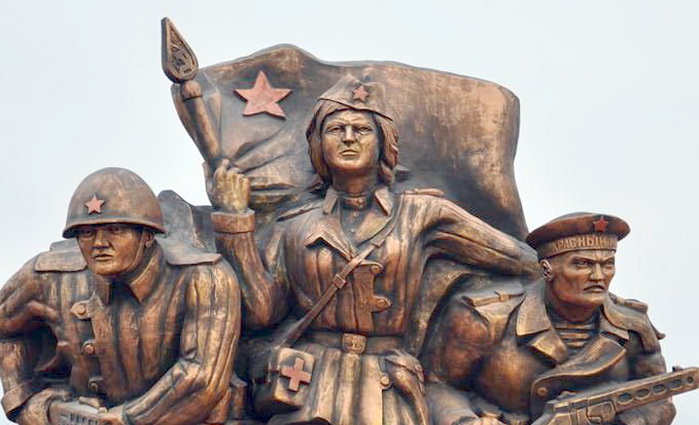 Кто против памятника десантникам в Керчи – тот не любит Родину и мэра
