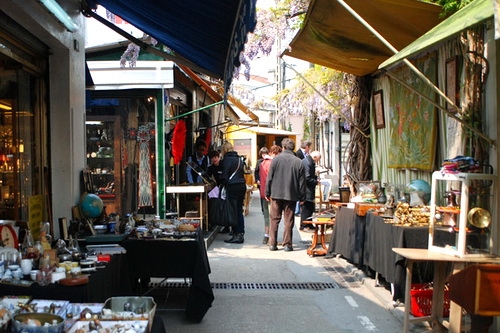 В Париже «блошиный рынок» — достопримечательность, а в Симферополе — изгой