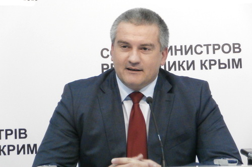 Сергей Аксёнов назвал первых финалистов кадрового проекта «Твоё правительство»
