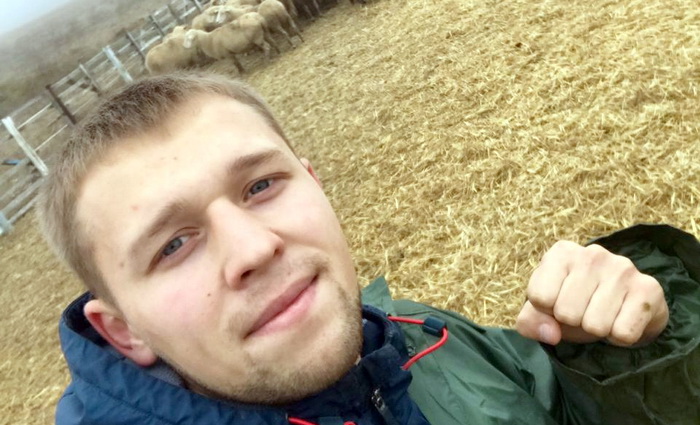 Самый молодой овцевод Крыма:  Ты сначала деньги свои заработай, а потом гуляй!