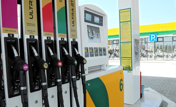 Сергей Аксёнов сообщил о снижении цены на топливо