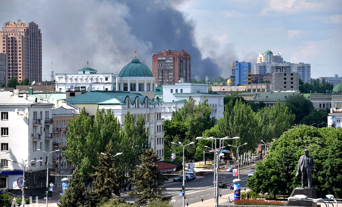 Дым над Донецком и мешки в очереди