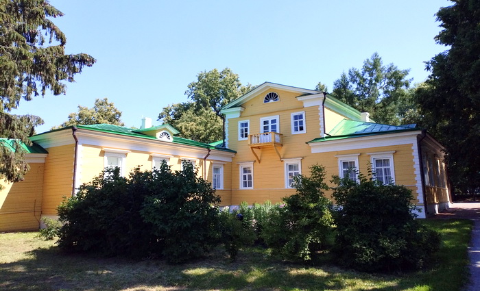 Где был счастлив Пушкин: в Болдине или в Гурзуфе?