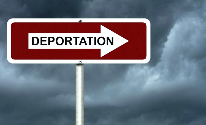 Рига собирается выдворить почти тысячу россиян