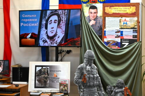 И красноголовые, и красноносые
