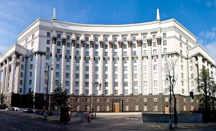 На Украине меняется правительство, но не меняется власть