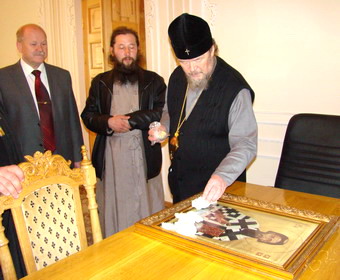 В крымском  монастыре Св. Саввы Освященного замироточила икона