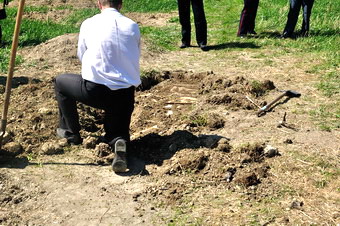 Опять черные археологи теребят прах расстрелянных